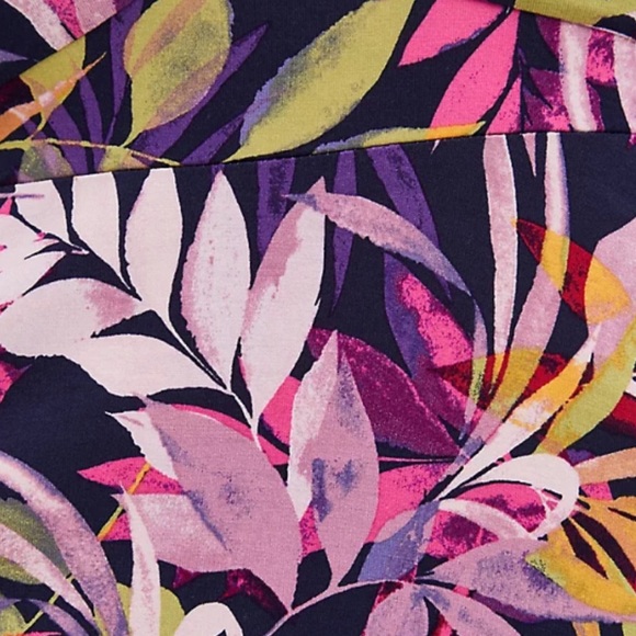 NWT TORRID Leaves Off Shoulder Bow Front Top - Picture 6 of 10